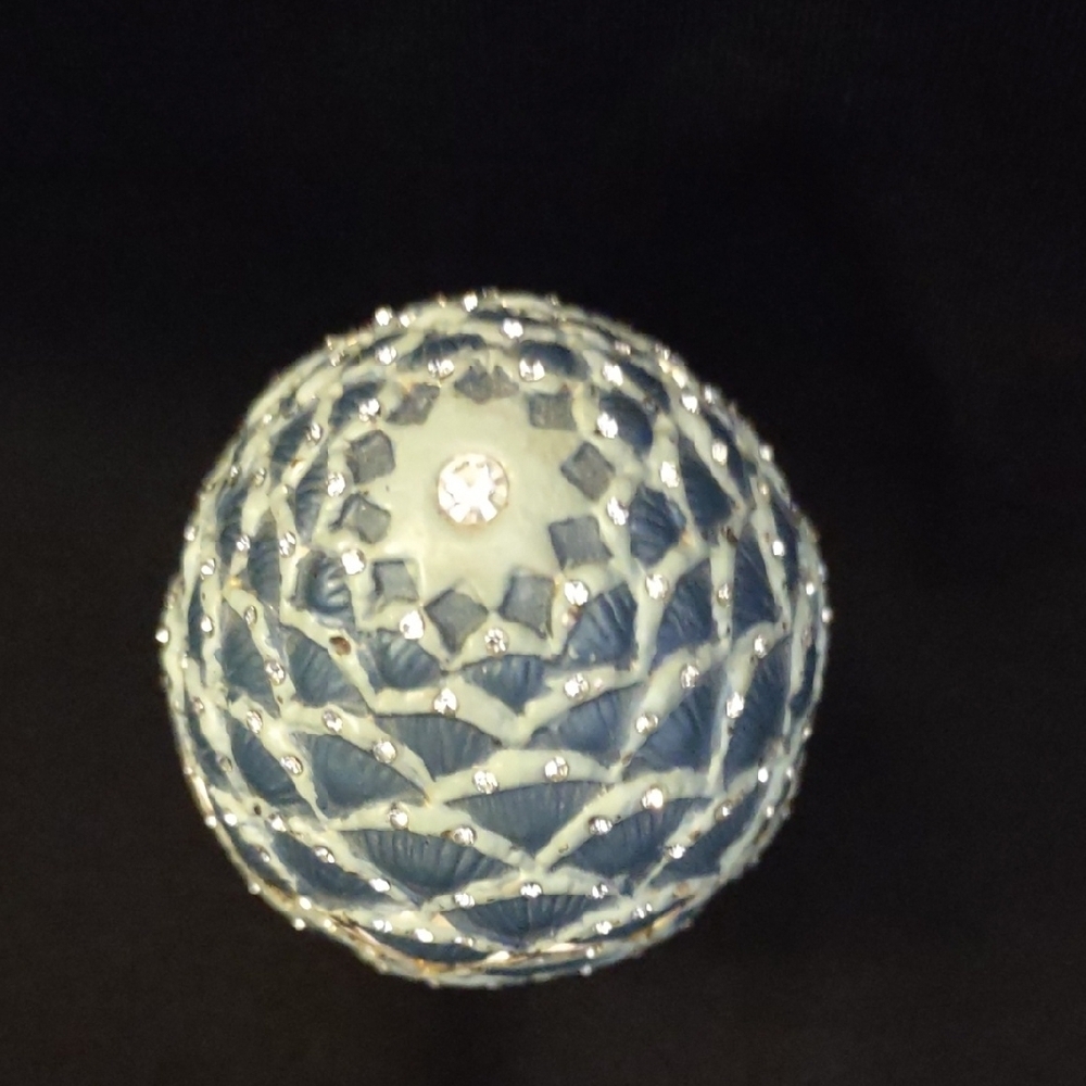 Elegant Blue and Gold Decorative Trinket Box Egg with Magnetic Closure - Picture 2 of 10